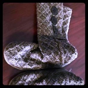 Girls UGG cardi boots Size 6